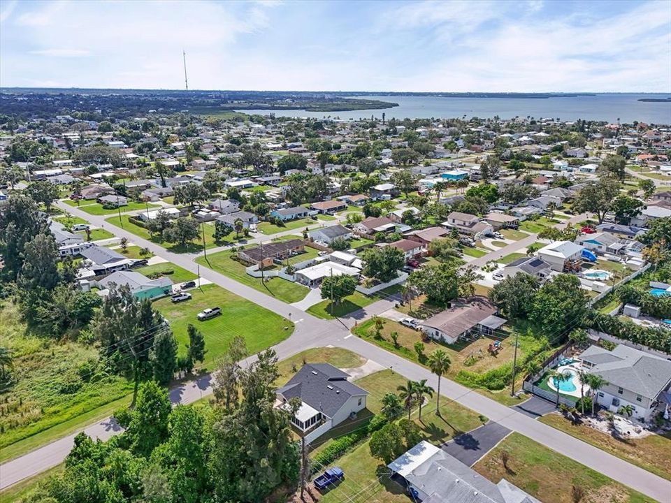 Под контрактом: $290,000 (3 спален, 2 ванн, 1053 Квадратных фут)