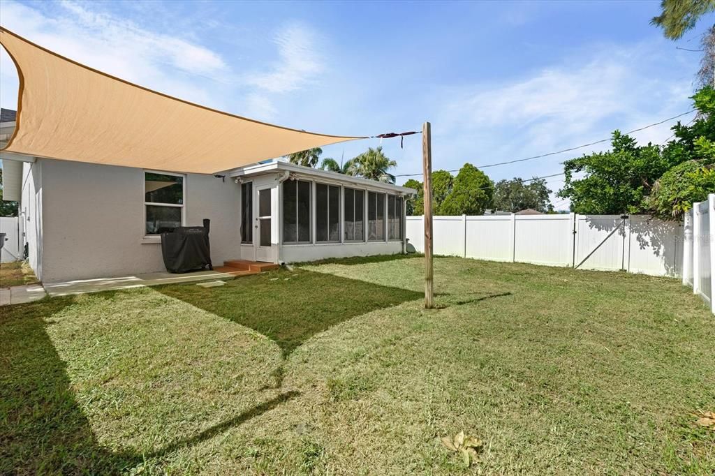 Под контрактом: $290,000 (3 спален, 2 ванн, 1053 Квадратных фут)