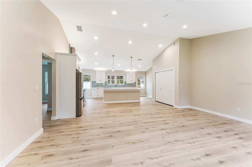 待售: $280,000 (3 贝兹, 2 浴室, 1490 平方英尺)