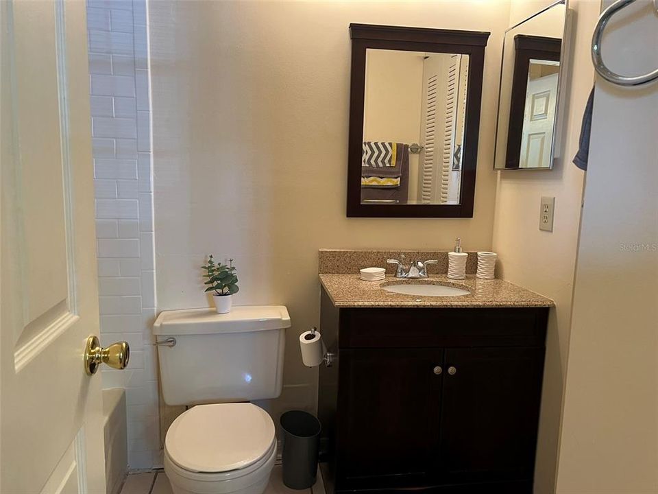 For Sale: $159,000 (2 beds, 2 baths, 796 Square Feet)