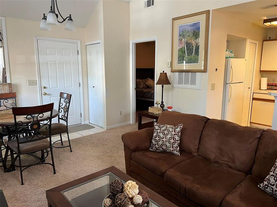 For Sale: $159,000 (2 beds, 2 baths, 796 Square Feet)