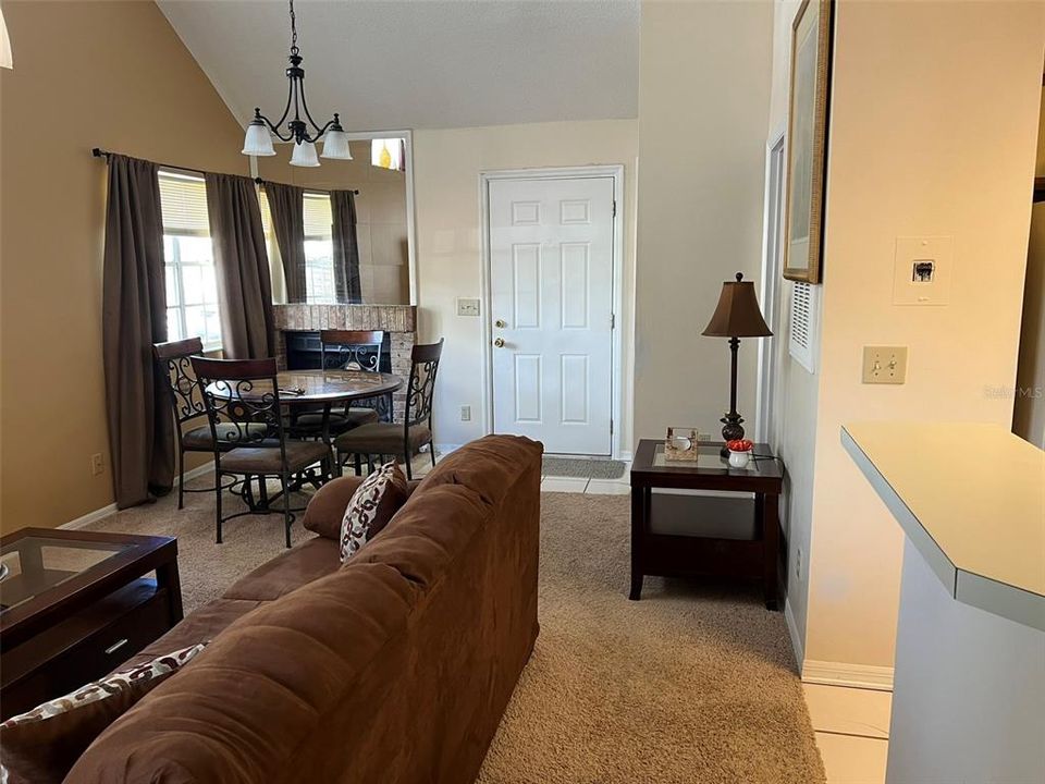 For Sale: $159,000 (2 beds, 2 baths, 796 Square Feet)