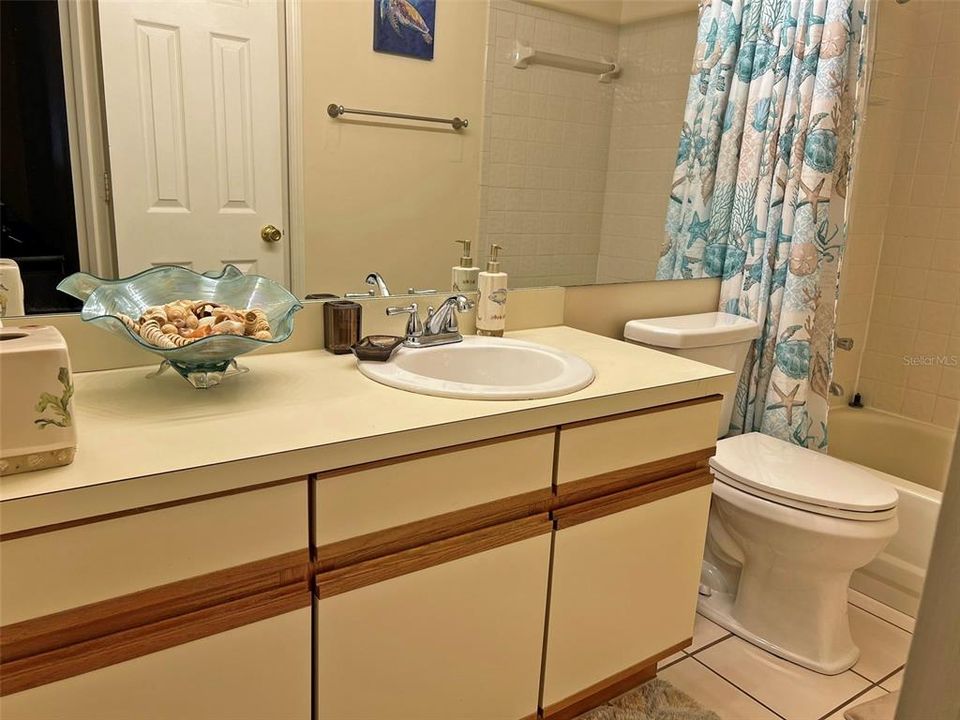 For Sale: $159,000 (2 beds, 2 baths, 796 Square Feet)