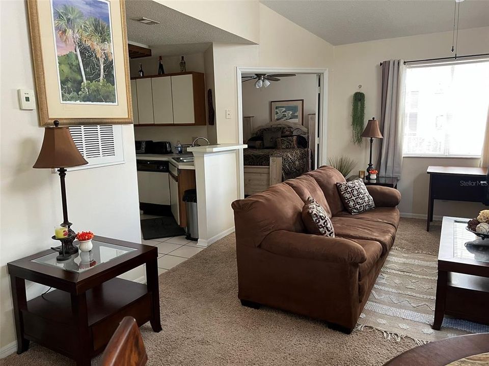 For Sale: $159,000 (2 beds, 2 baths, 796 Square Feet)