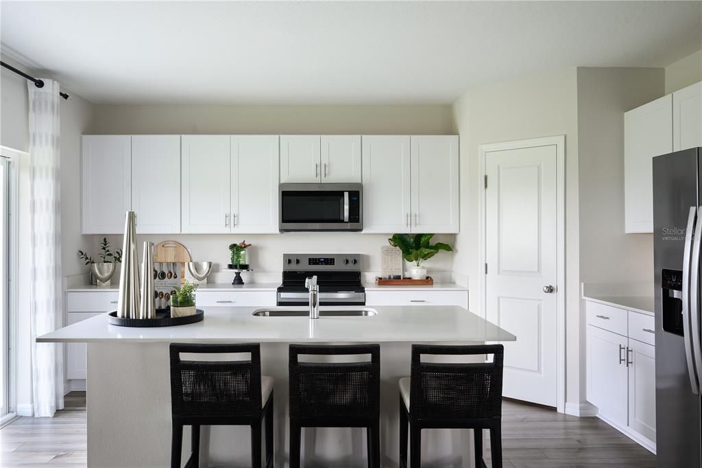 Active With Contract: $368,999 (5 beds, 3 baths, 2470 Square Feet)