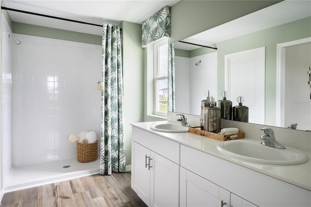 Active With Contract: $368,999 (5 beds, 3 baths, 2470 Square Feet)