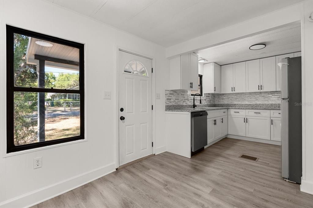 En Renta: $1,600 (3 camas, 2 baños, 1228 Pies cuadrados)