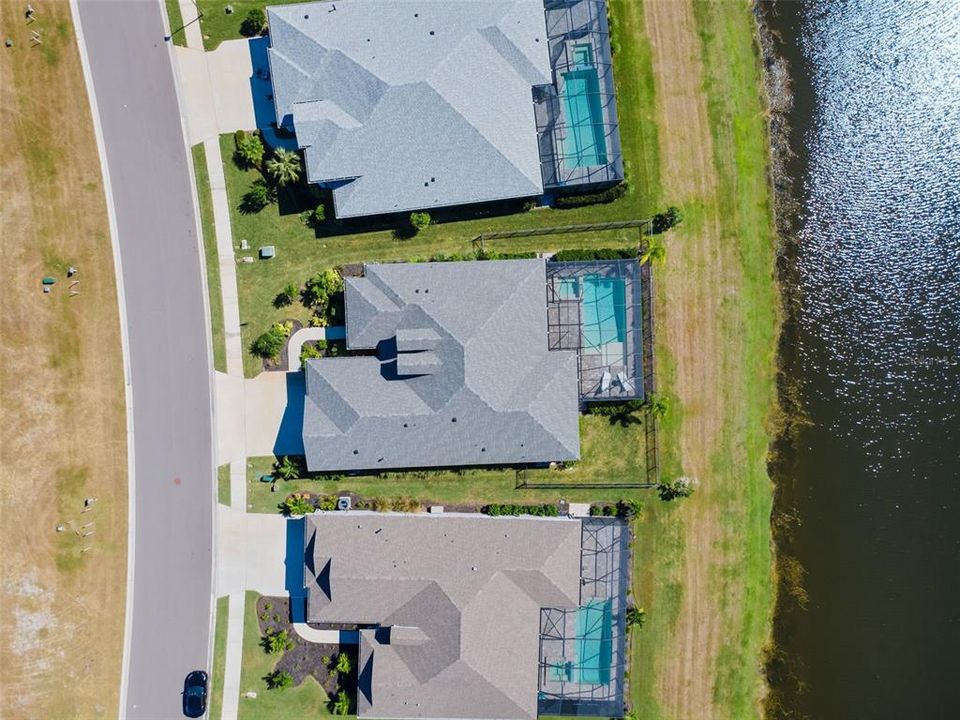 Под контрактом: $885,000 (3 спален, 3 ванн, 2708 Квадратных фут)