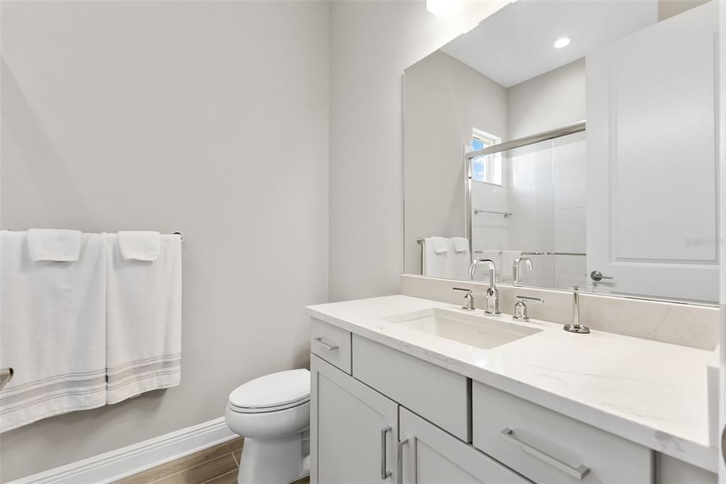 Под контрактом: $885,000 (3 спален, 3 ванн, 2708 Квадратных фут)