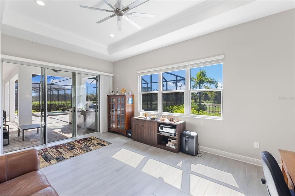 Под контрактом: $885,000 (3 спален, 3 ванн, 2708 Квадратных фут)