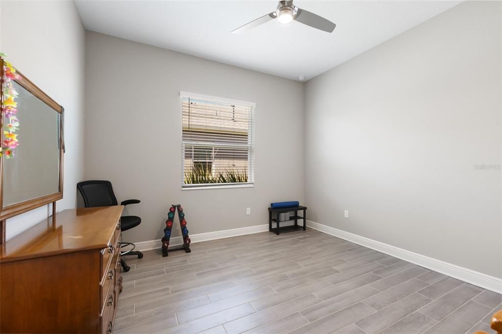 Под контрактом: $885,000 (3 спален, 3 ванн, 2708 Квадратных фут)