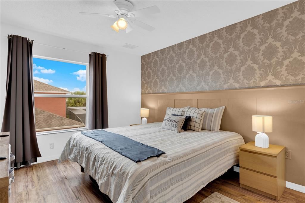 For Sale: $324,900 (3 beds, 2 baths, 1286 Square Feet)