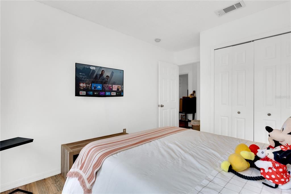 For Sale: $324,900 (3 beds, 2 baths, 1286 Square Feet)