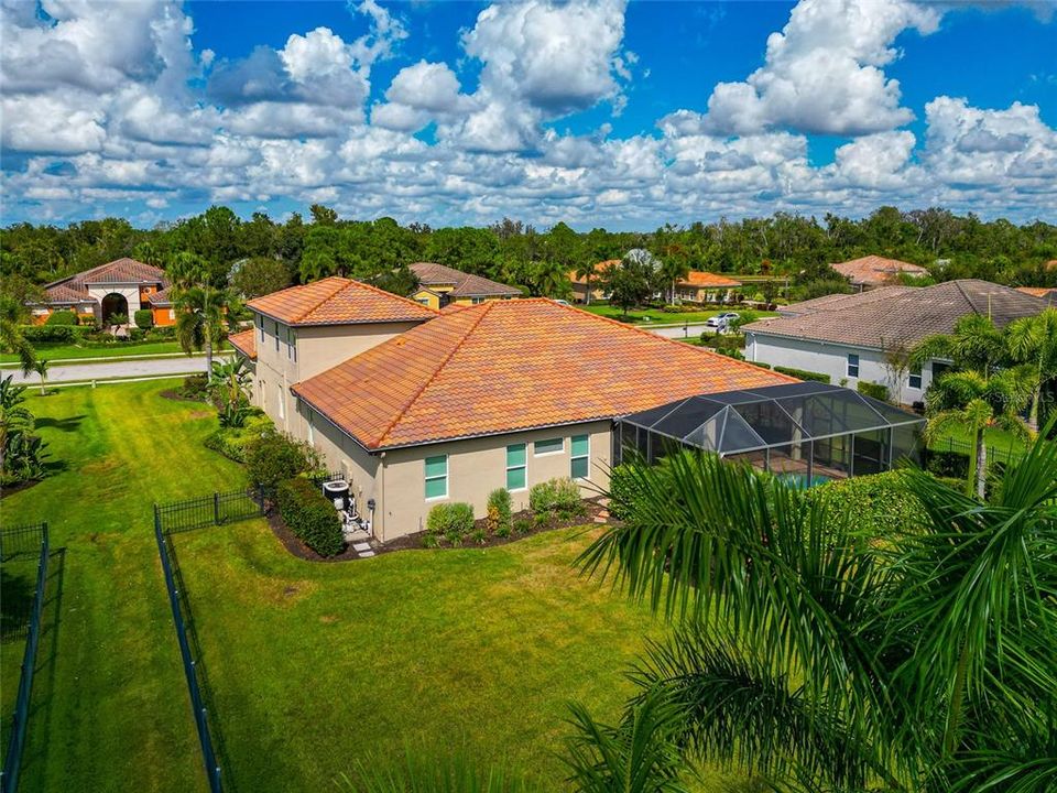 Под контрактом: $1,095,000 (5 спален, 4 ванн, 3892 Квадратных фут)