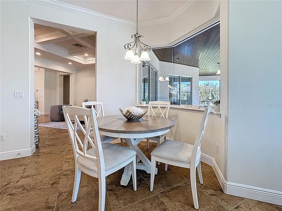 Под контрактом: $1,095,000 (5 спален, 4 ванн, 3892 Квадратных фут)