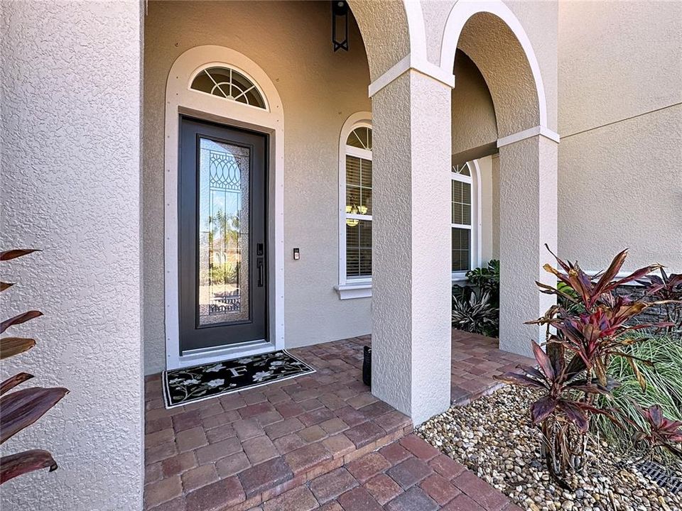 Под контрактом: $1,095,000 (5 спален, 4 ванн, 3892 Квадратных фут)