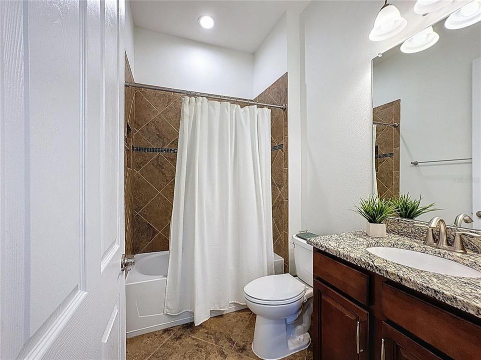 Под контрактом: $1,095,000 (5 спален, 4 ванн, 3892 Квадратных фут)