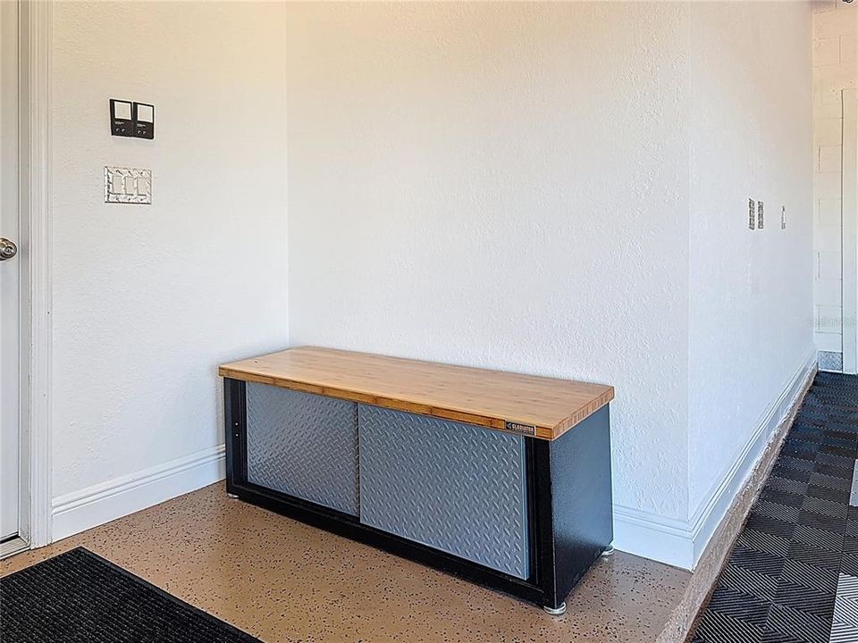 Под контрактом: $1,095,000 (5 спален, 4 ванн, 3892 Квадратных фут)