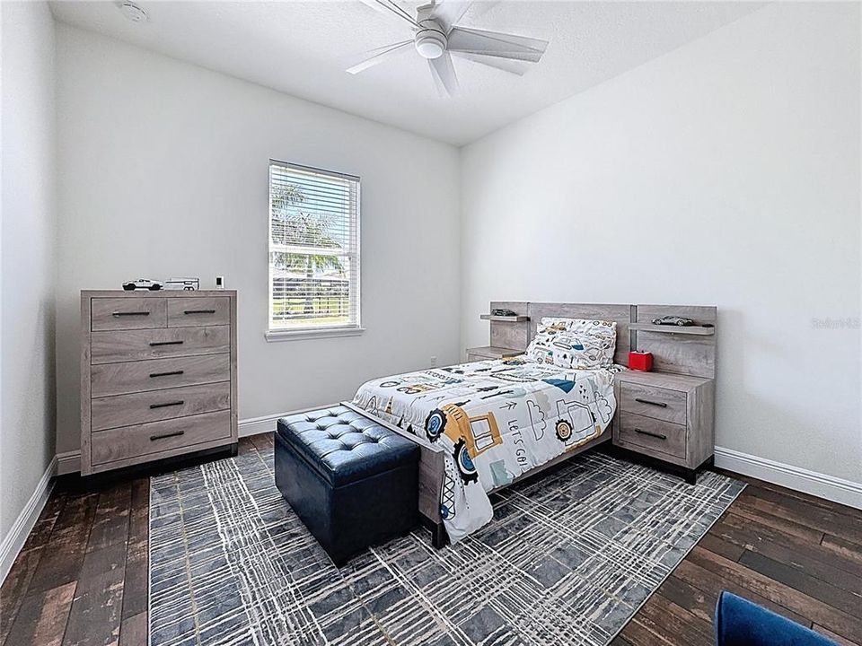 Под контрактом: $1,095,000 (5 спален, 4 ванн, 3892 Квадратных фут)