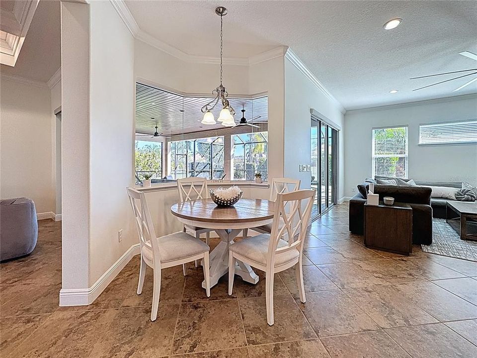 Под контрактом: $1,095,000 (5 спален, 4 ванн, 3892 Квадратных фут)