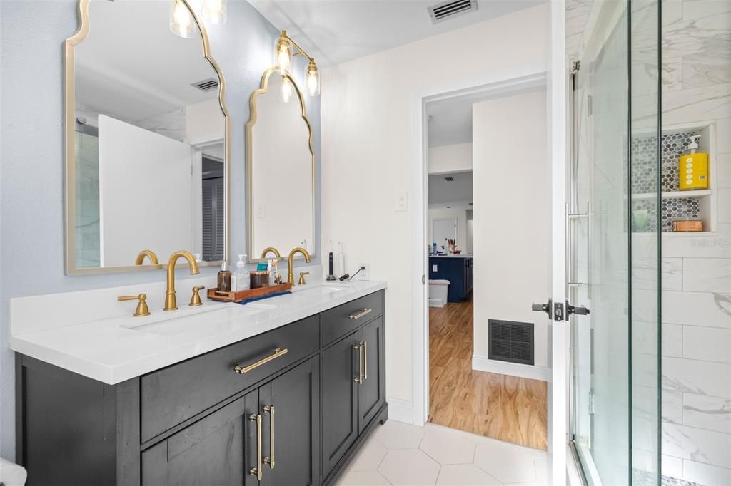 待售: $574,999 (4 贝兹, 2 浴室, 2018 平方英尺)