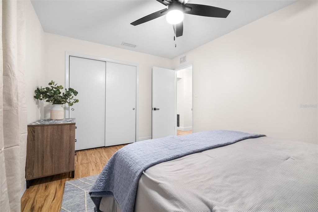 待售: $574,999 (4 贝兹, 2 浴室, 2018 平方英尺)