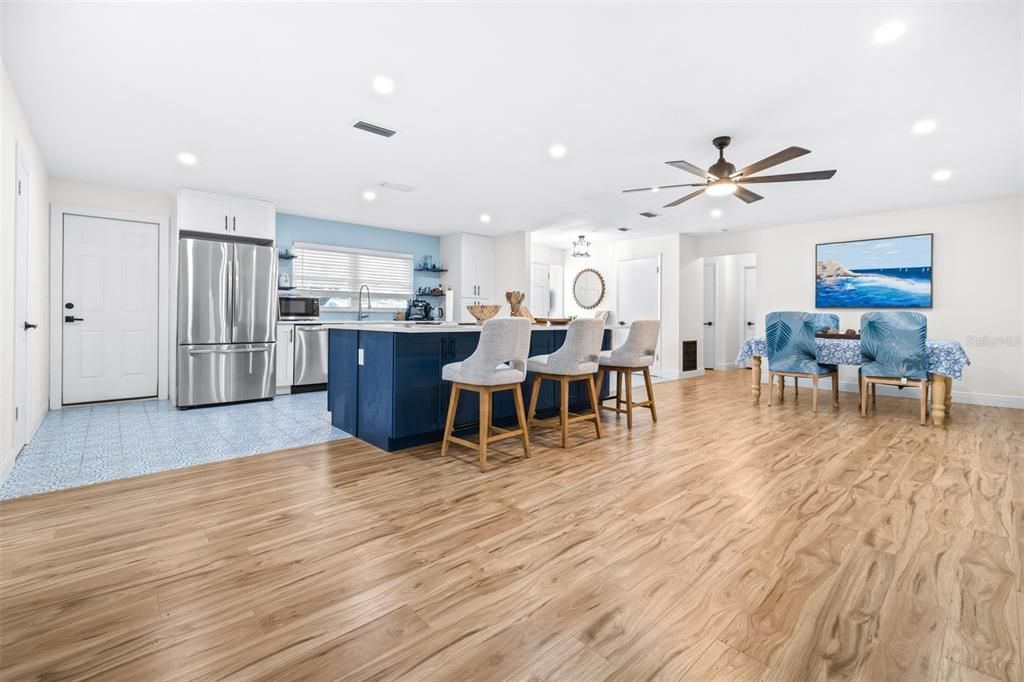 待售: $574,999 (4 贝兹, 2 浴室, 2018 平方英尺)