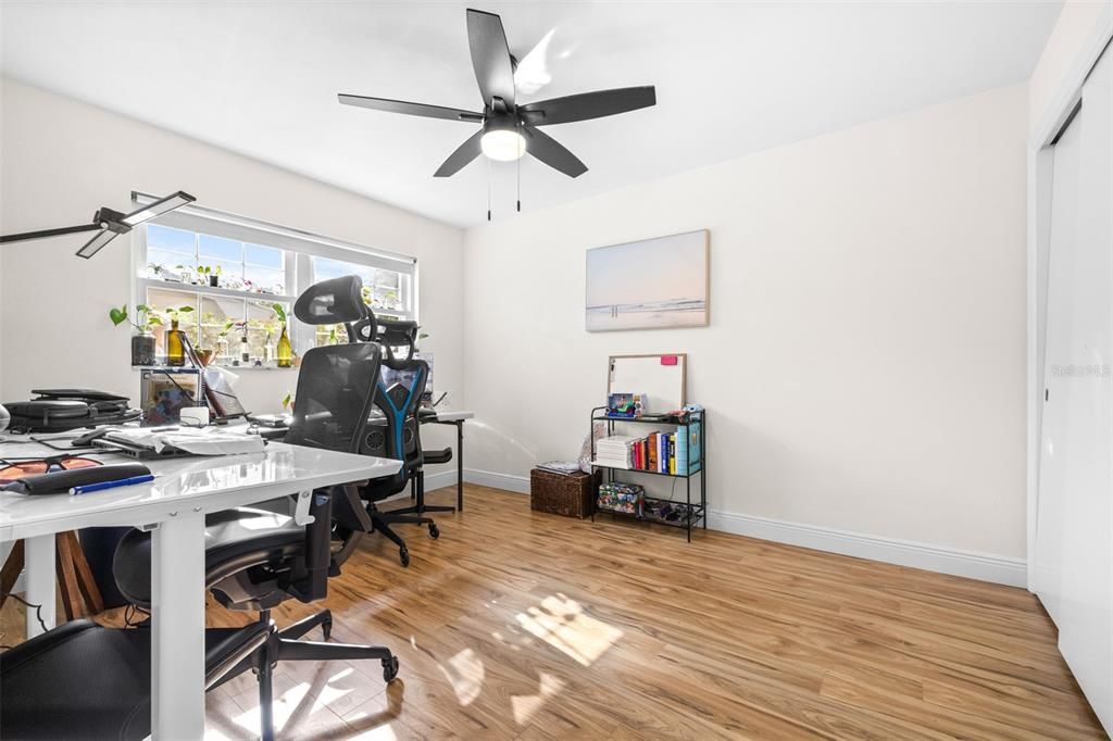 待售: $574,999 (4 贝兹, 2 浴室, 2018 平方英尺)