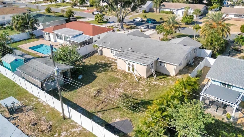 Active With Contract: $319,000 (2 beds, 2 baths, 1431 Square Feet)