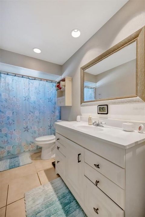 Active With Contract: $319,000 (2 beds, 2 baths, 1431 Square Feet)