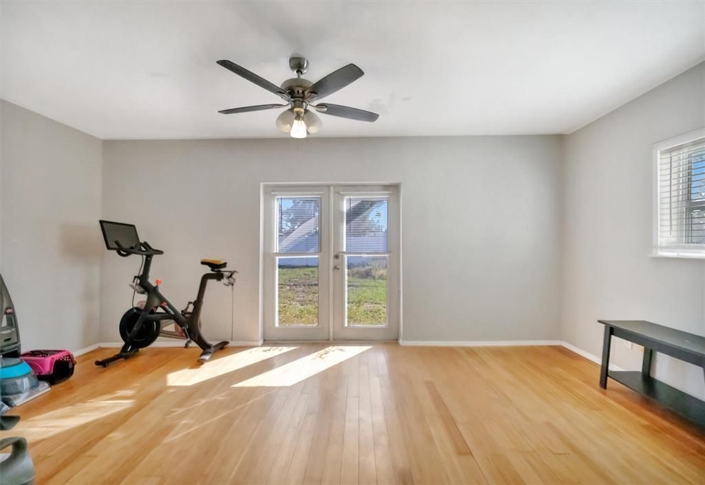 Active With Contract: $319,000 (2 beds, 2 baths, 1431 Square Feet)