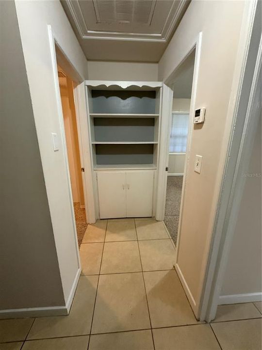 Activo con contrato: $2,200 (2 camas, 1 baños, 1245 Pies cuadrados)