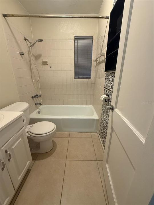 Activo con contrato: $2,200 (2 camas, 1 baños, 1245 Pies cuadrados)