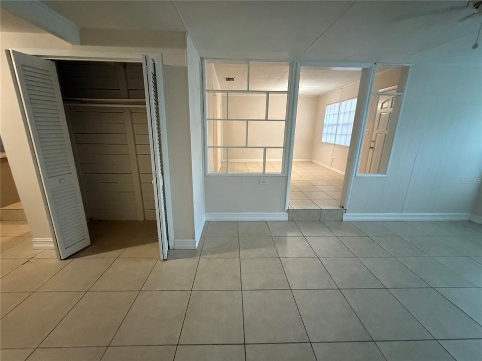 Activo con contrato: $2,200 (2 camas, 1 baños, 1245 Pies cuadrados)