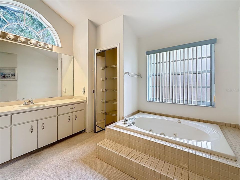 For Rent: $3,000 (3 beds, 2 baths, 1877 Square Feet)