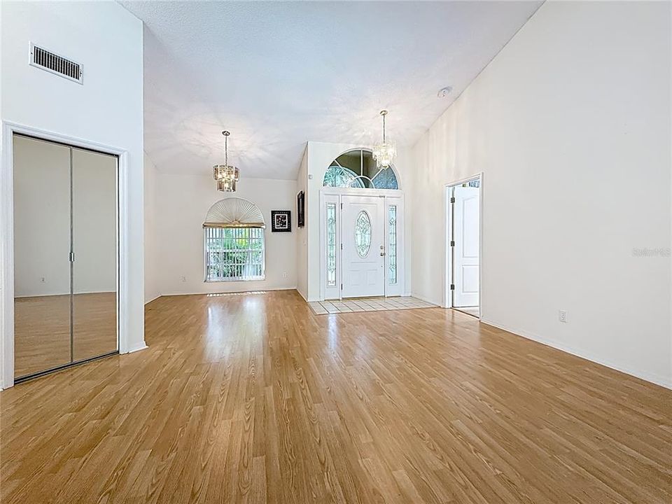 For Rent: $3,000 (3 beds, 2 baths, 1877 Square Feet)