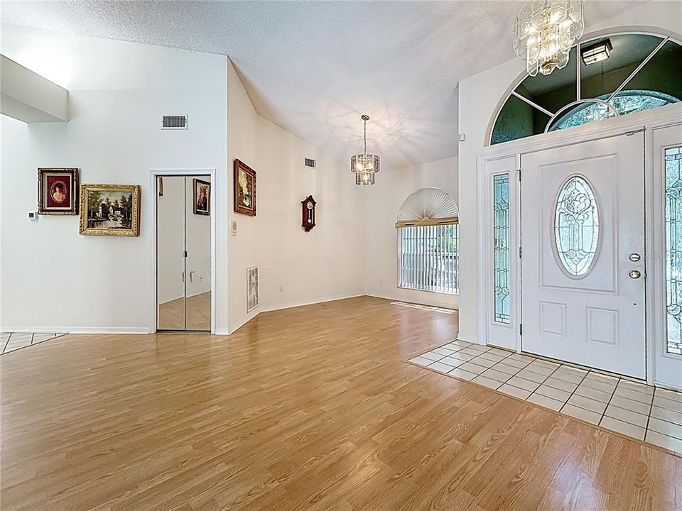 For Rent: $3,000 (3 beds, 2 baths, 1877 Square Feet)