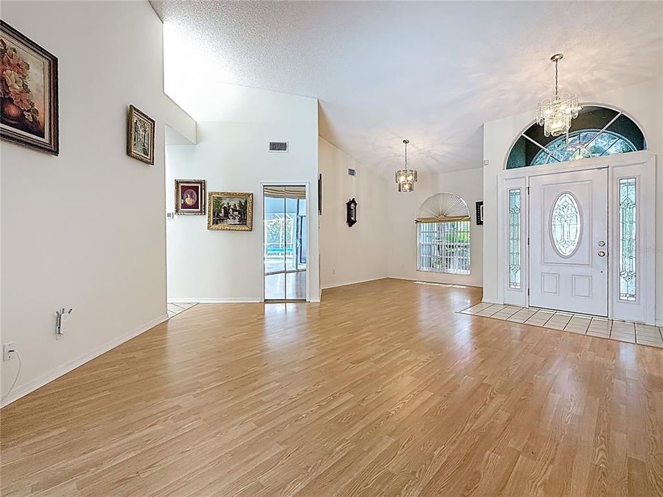 For Rent: $3,000 (3 beds, 2 baths, 1877 Square Feet)