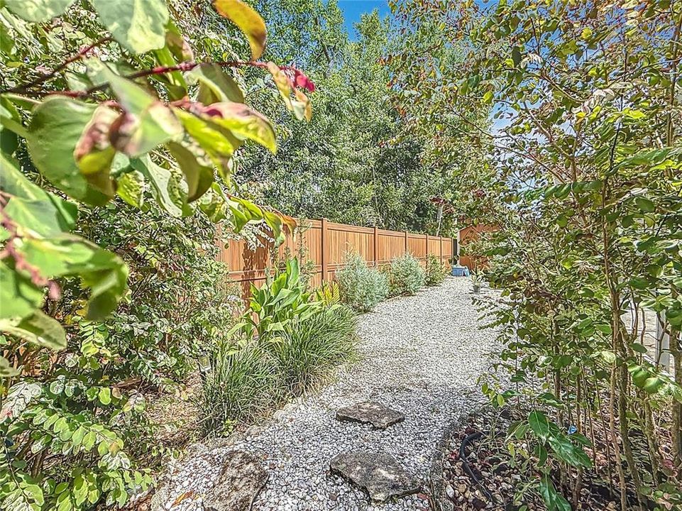 For Rent: $3,000 (3 beds, 2 baths, 1877 Square Feet)