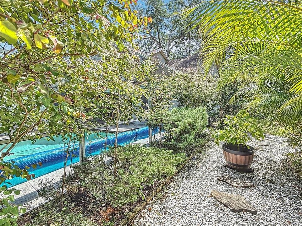 For Rent: $3,000 (3 beds, 2 baths, 1877 Square Feet)