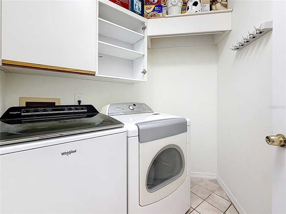 For Rent: $3,000 (3 beds, 2 baths, 1877 Square Feet)