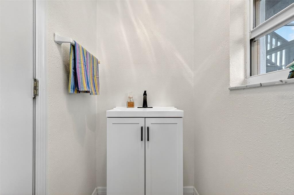 For Sale: $875,000 (4 beds, 2 baths, 2789 Square Feet)