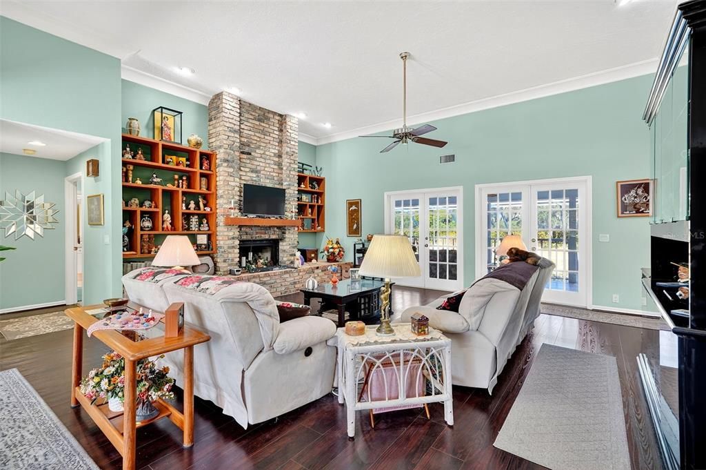 For Sale: $875,000 (4 beds, 2 baths, 2789 Square Feet)