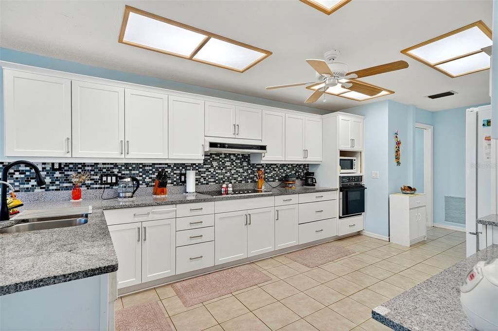 For Sale: $875,000 (4 beds, 2 baths, 2789 Square Feet)