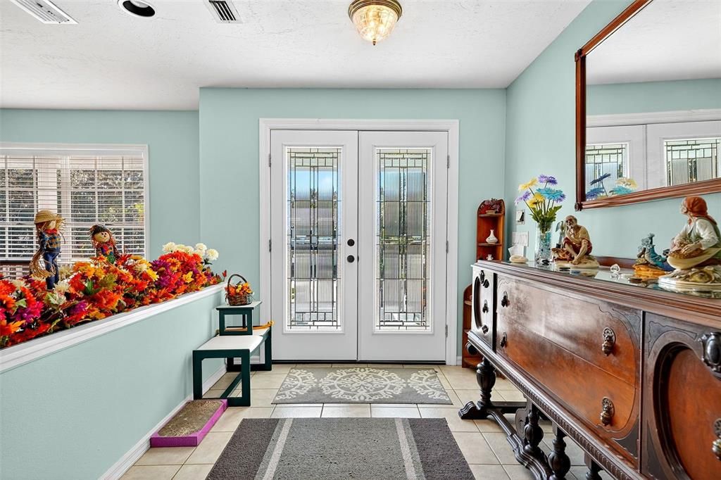 For Sale: $875,000 (4 beds, 2 baths, 2789 Square Feet)