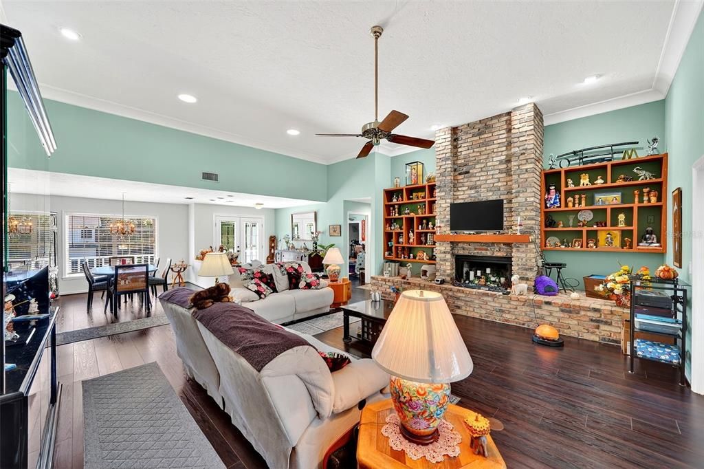 For Sale: $875,000 (4 beds, 2 baths, 2789 Square Feet)