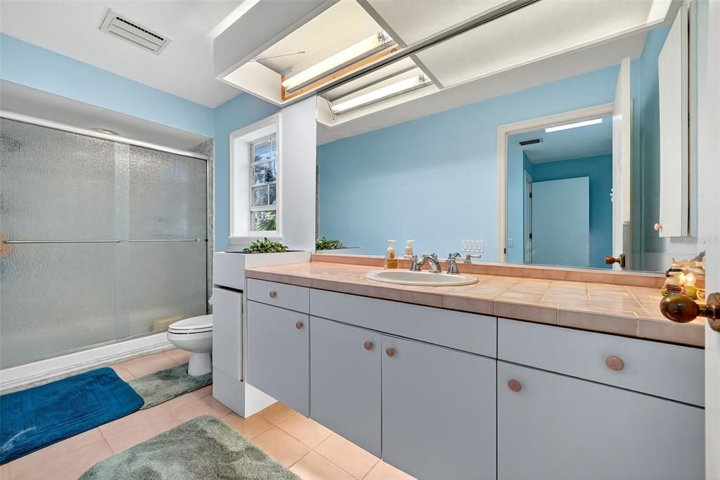 For Sale: $875,000 (4 beds, 2 baths, 2789 Square Feet)