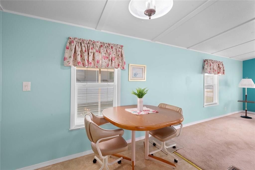 Active With Contract: $134,900 (2 beds, 2 baths, 784 Square Feet)