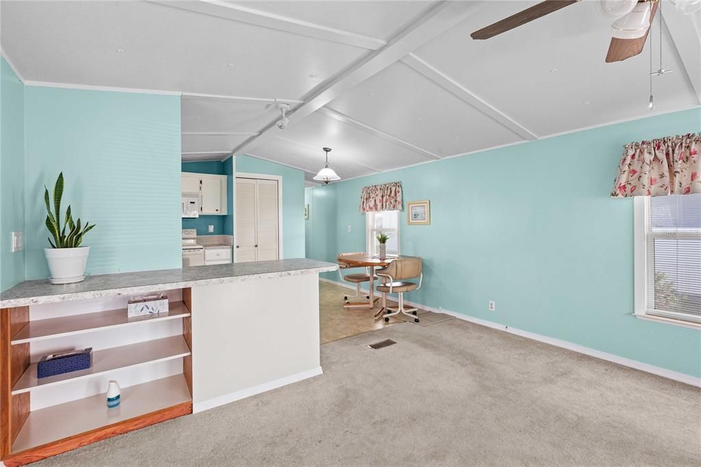 Active With Contract: $134,900 (2 beds, 2 baths, 784 Square Feet)