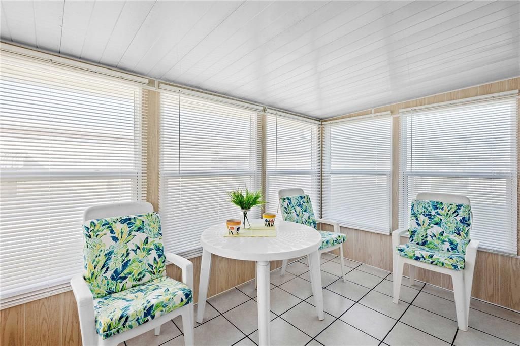 Active With Contract: $134,900 (2 beds, 2 baths, 784 Square Feet)